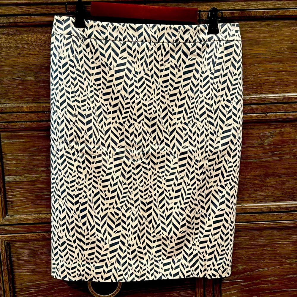 Loft, blue pattern detail pencil skirt